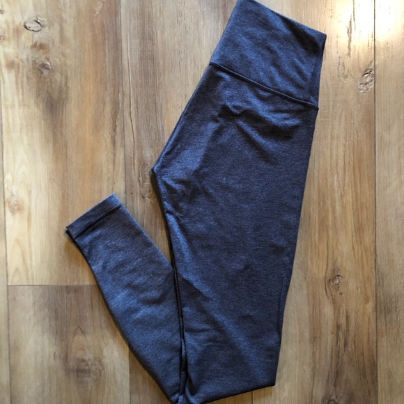 🔗 Lululemon Wunder Unders 🔗 - Picture 6 of 9